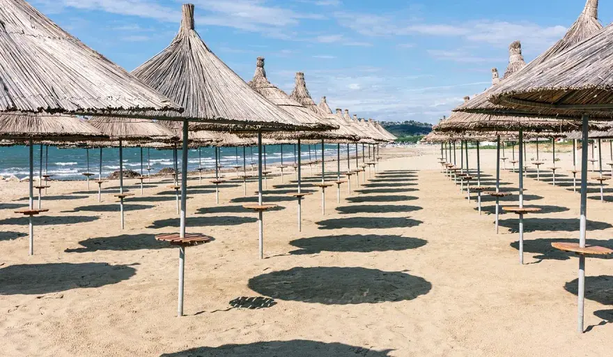 Golem, Albania: Przewodnik po atrakcjach i plażach. Warto jechać?