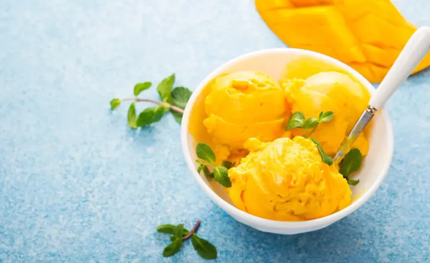 Sorbet: Lekki deser bez mleka. Jak zrobić i czy jest zdrowy?