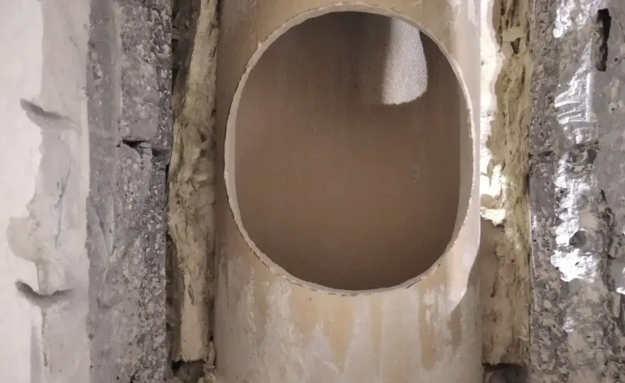 Jak wyciąć otwór w kominie ceramicznym bez ryzyka uszkodzeń