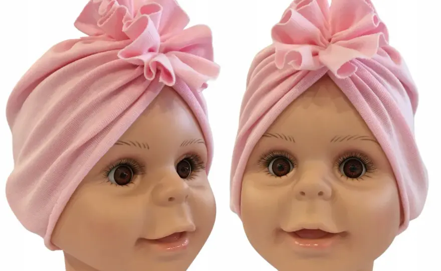 Turban dla noworodka: Jak wybrać bezpieczny i stylowy dodatek?