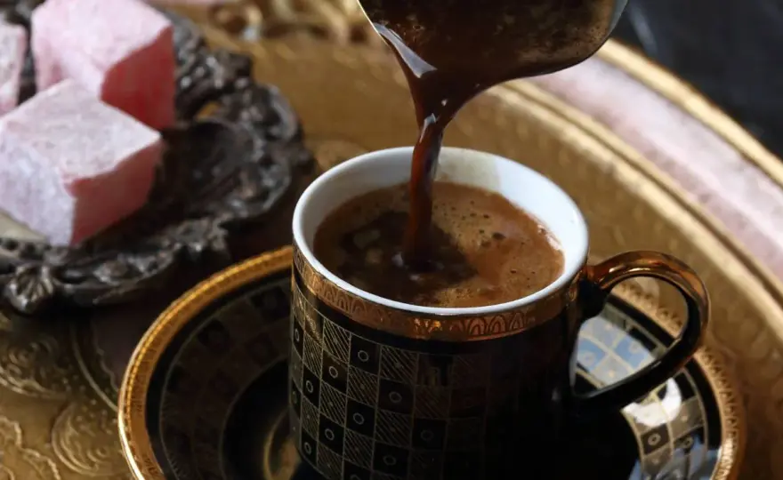 Co ma najwięcej kofeiny? Ranking i praktyczne porady!