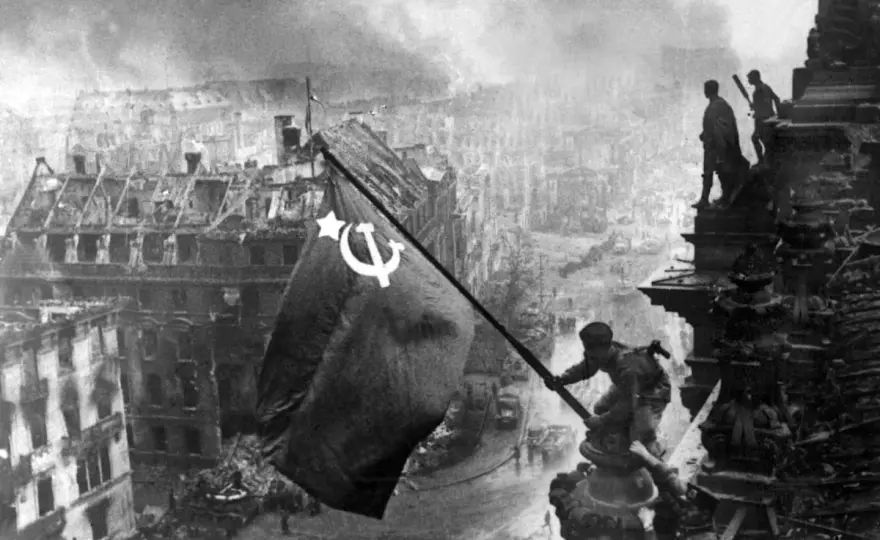 Reichstag 1945 - Was wirklich geschah & die Wahrheit über das Foto