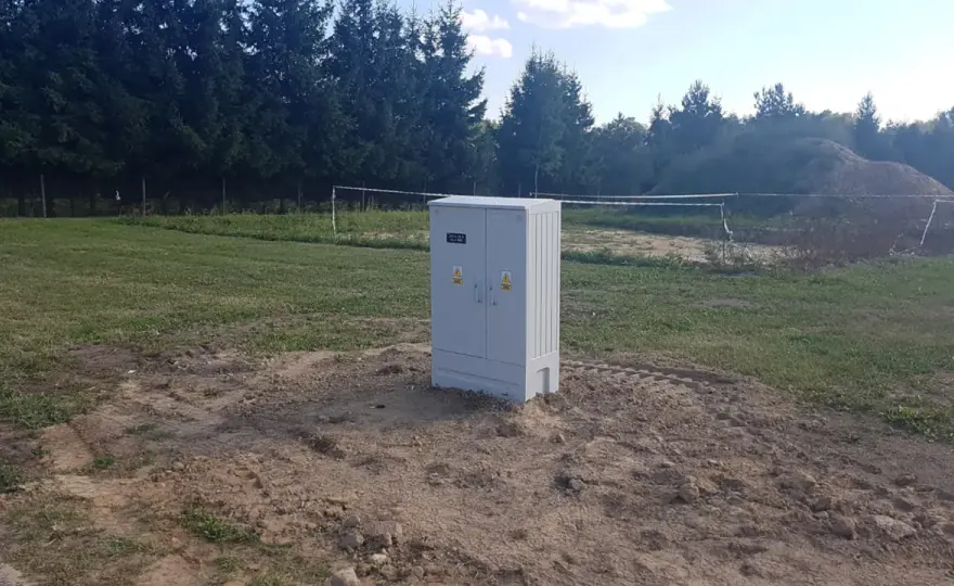 Ile kosztuje podłączenie prądu do działki rolnej? Sprawdź, co wpływa na ceny