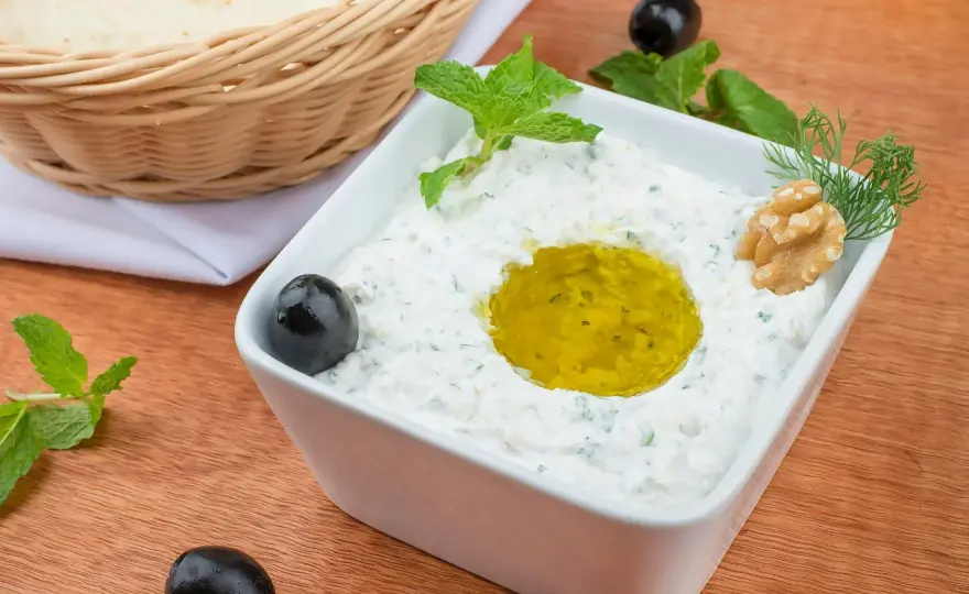 Tzatziki idealne - przepis na kremowy dip bez błędów!