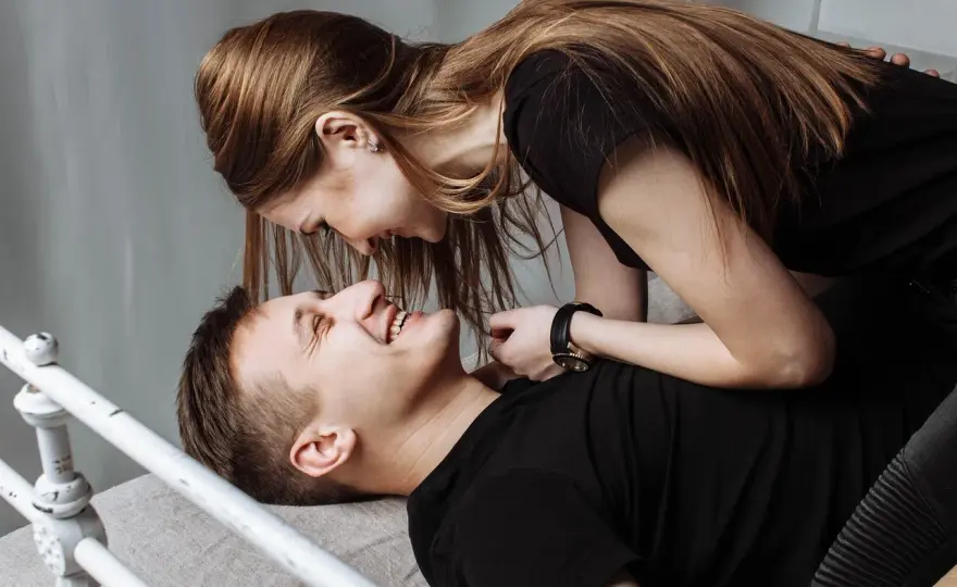 Flirt w SMS-ach - Jak pisać, by budować napięcie?