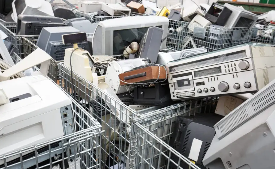 Gdzie wywieźć elektrośmieci? Sprawdź, jak uniknąć kar i zadbać o środowisko