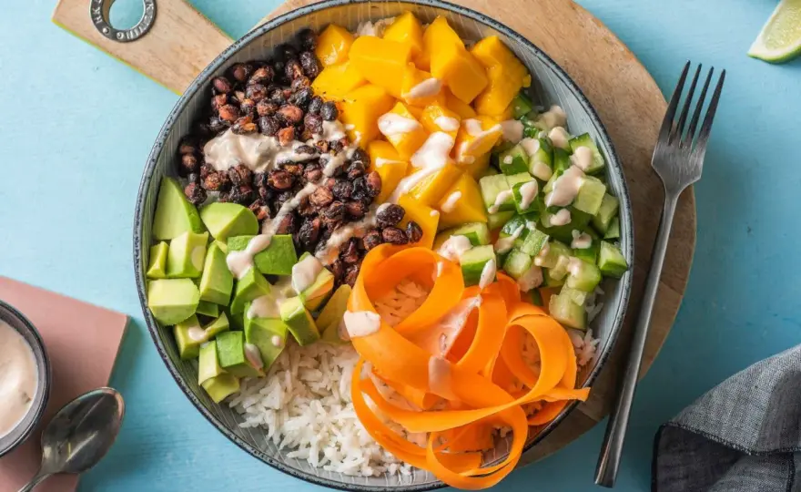 Poke bowl hemma - så bygger du en fräsch och balanserad skål