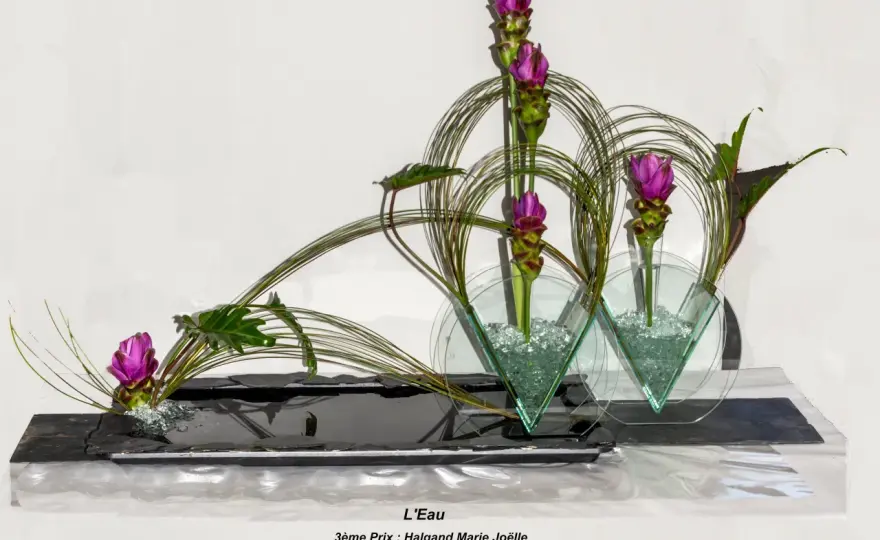Composition florale haute - L'art de l'élégance verticale