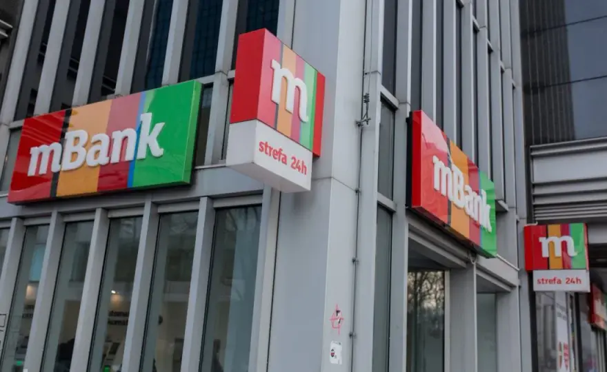 Wypłaty z mBanku: za darmo i najtaniej. Jak uniknąć prowizji?