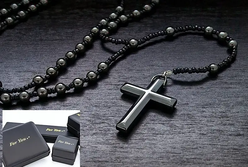 Wisiorek jak różaniec – piękno biżuterii łączącej modlitwę i styl
