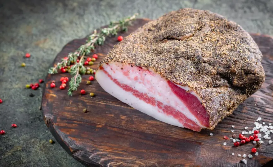 Guanciale - Czym różni się od boczku i jak go idealnie usmażyć?
