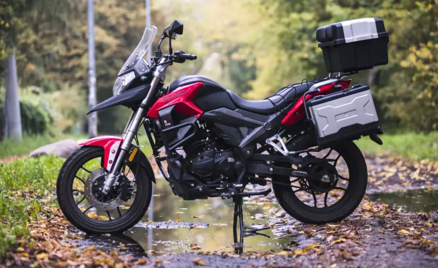 Motocykl szosowo-turystyczny 125 - który wybrać na trasę?