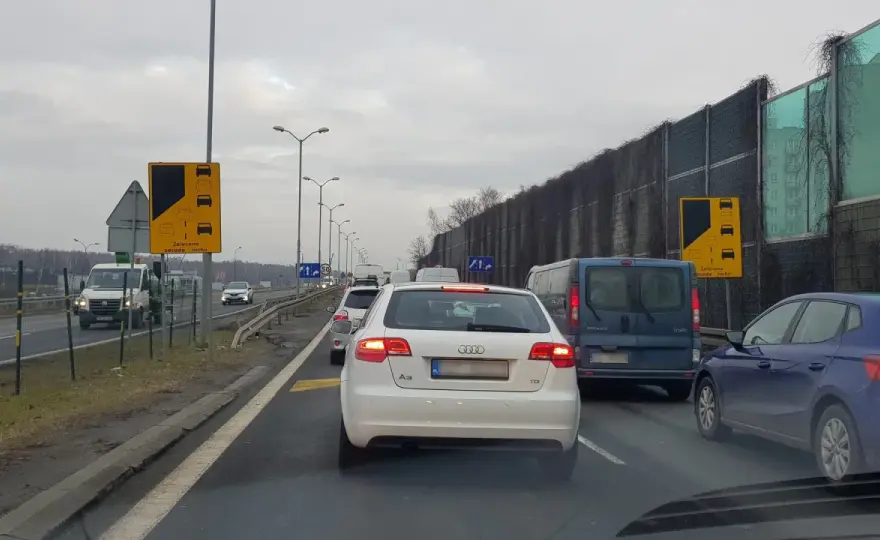 Jazda na suwak - Jak robić to poprawnie i uniknąć mandatu?