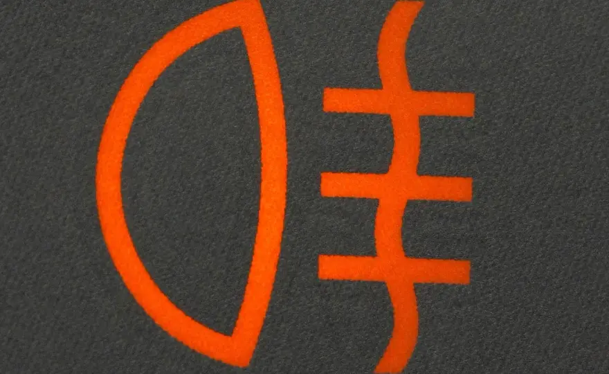 Kontrolka świateł dziennych DRL - Rozpoznaj symbol, uniknij mandatu