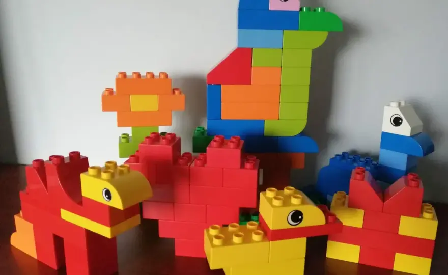 W jakim kraju wynaleziono klocki Lego? Odkryj ich fascynującą historię