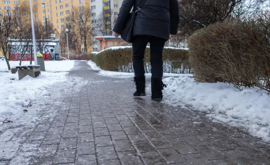 Jak sprawić, żeby buty nie były śliskie i uniknąć niebezpieczeństw
