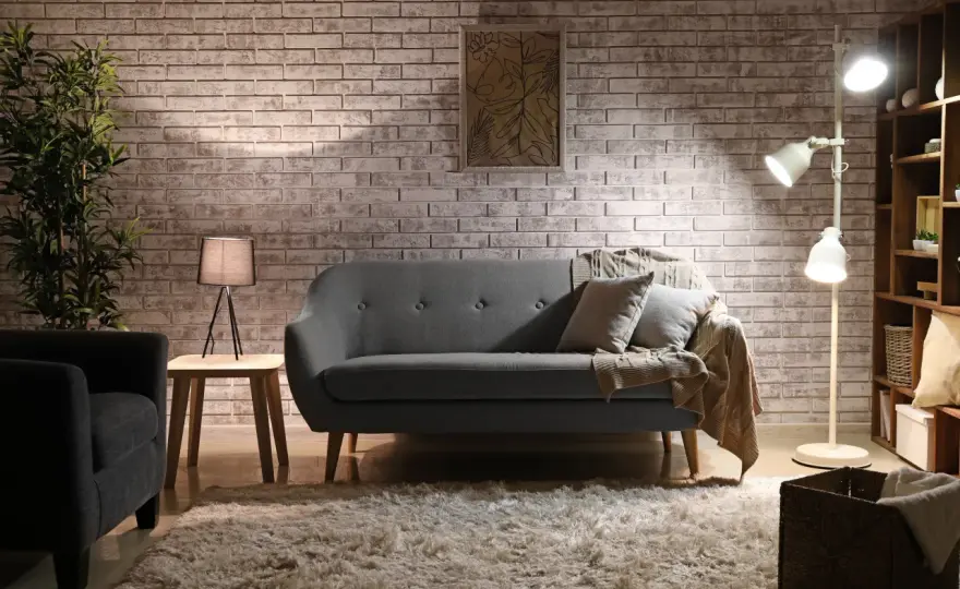 Co na ścianę zamiast farby i tapety? Odkryj kreatywne alternatywy