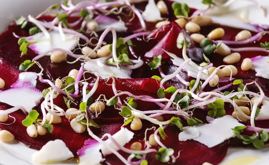 Carpaccio z buraka - prosty przepis i dodatki, które robią różnicę
