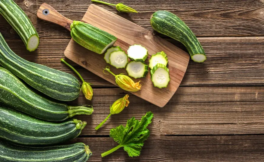 Rohe Zucchini essen - worauf Frische und Bitterkeit ankommt