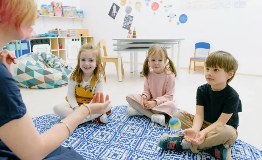Jak zintegrować dzieci w przedszkolu? Zabawy integracyjne