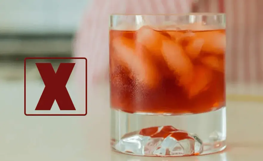 Dlaczego Negroni miesza się, a nie wstrząsa? Sekret smaku