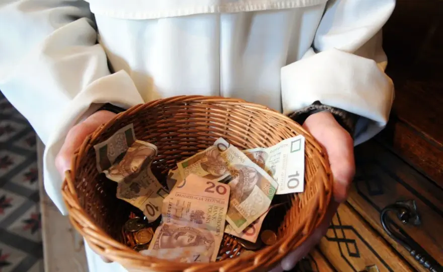Ile dać kościelnemu za pogrzeb - Co łaska i jak rozmawiać?