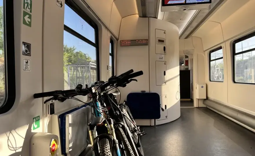 Jak przewieźć rower? Poradnik: auto, pociąg, samolot, kurier