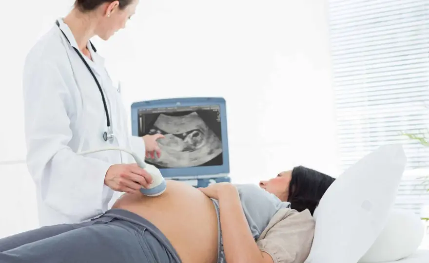 W którym tygodniu ciąży lekarz wystawia zaświadczenie i co warto wiedzieć?