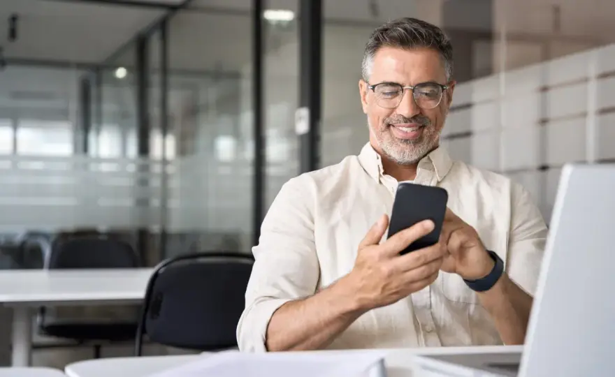 Internet z telefonu na laptopa - Wi-Fi, USB, Bluetooth?