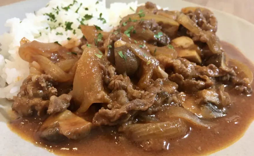 Hashed Beef Over Rice - The Japanese Comfort Food You Need