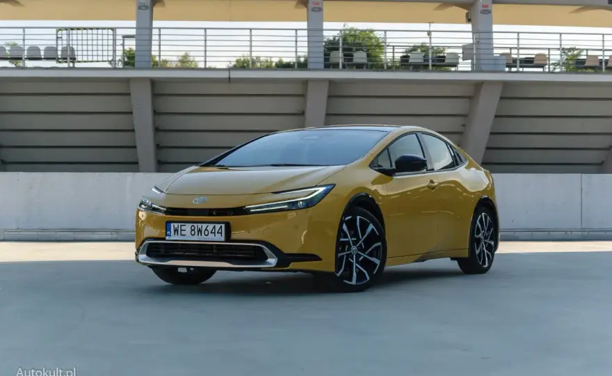 Toyota Prius Plug-in Hybrid - Czy to auto dla Ciebie?