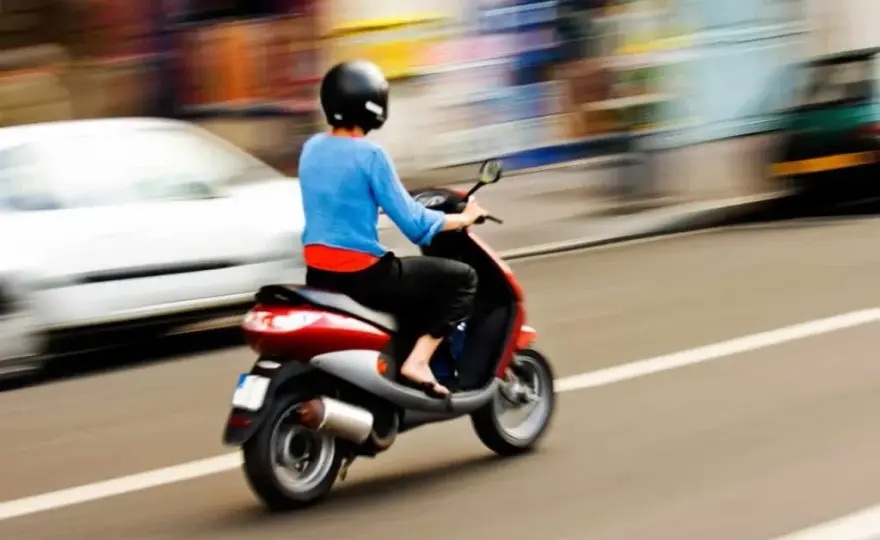 Ile kosztuje ubezpieczenie motoroweru 50cc - poznaj realne ceny na rynku