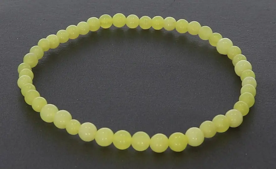 Gelbe Jade - Wirkung, Anwendung und echte Steine sicher erkennen