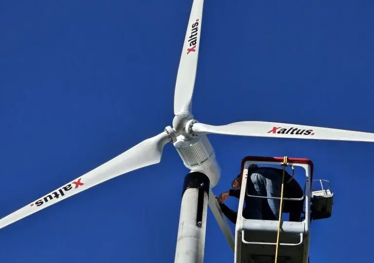 Ile kosztuje elektrownia wiatrowa? Sprawdź ceny i ukryte koszty