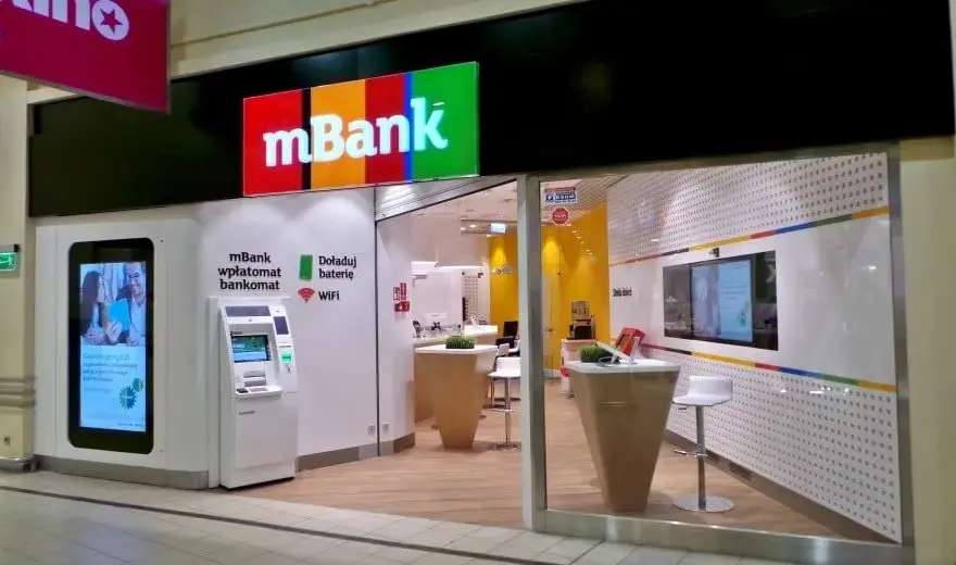 O której przychodzą przelewy mBank? Sprawdź, by uniknąć opóźnień