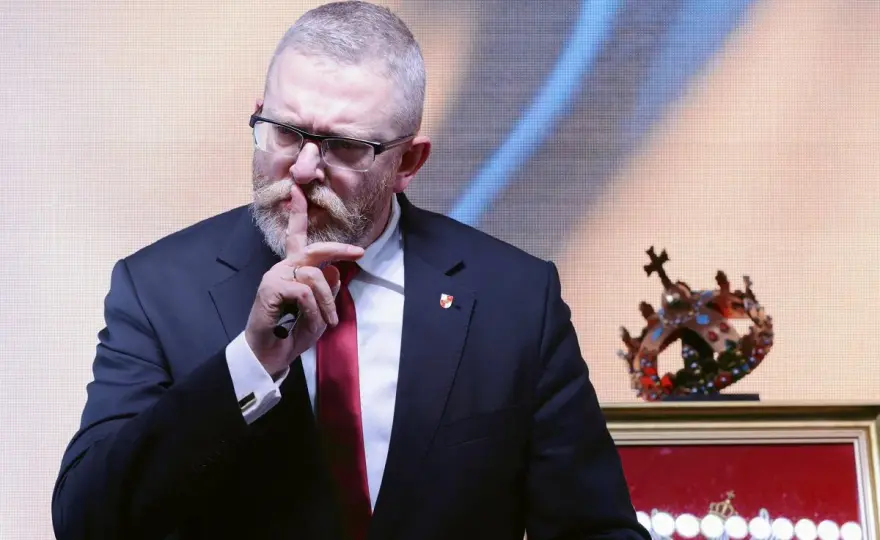 Filmy Grzegorza Brauna: Gdzie kupić legalnie? Formaty i źródła