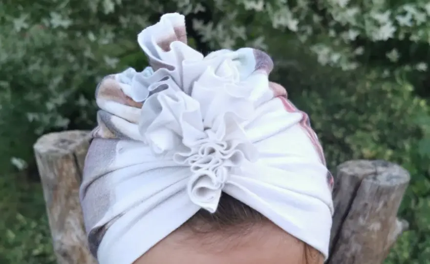 Jak uszyć czapkę turban - łatwy sposób na modny dodatek w Twojej szafie