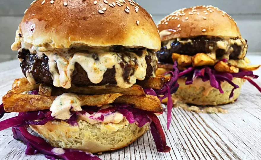 Jak złożyć hamburgera, by uniknąć nieudanych prób i zachwycić smakiem