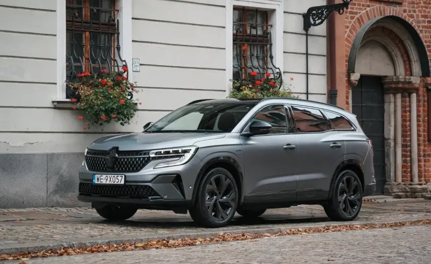 Renault Espace Hybrid - Czy to rodzinny SUV idealny dla Ciebie?
