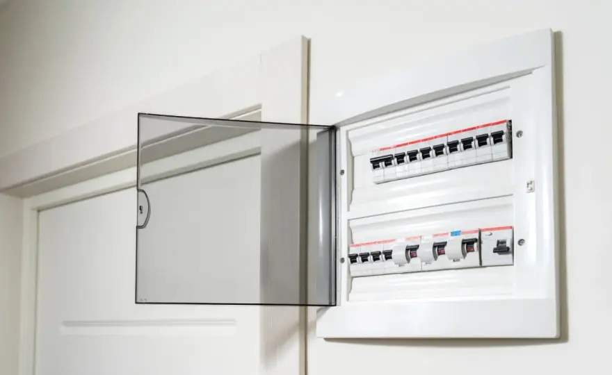 Bezpieczniki B czy C do domu? Uniknij kosztownych awarii elektrycznych