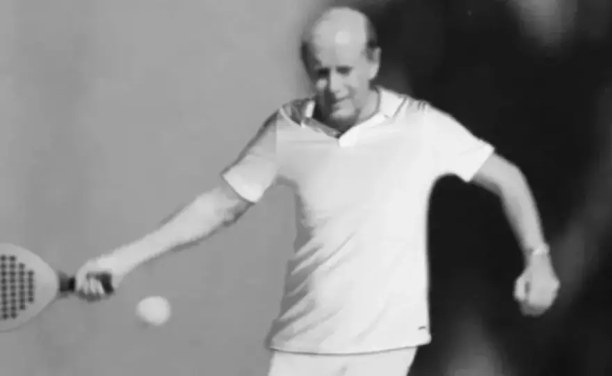 Enrique Corcuera e il padel: la storia che migliora il tuo gioco