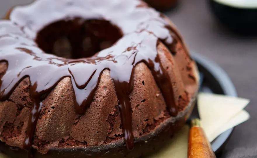 Glaçage au chocolat parfait - Guide pour un fini brillant