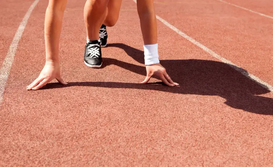 Skrót DNF w sporcie - Co oznacza i czym różni się od DNS i DSQ?