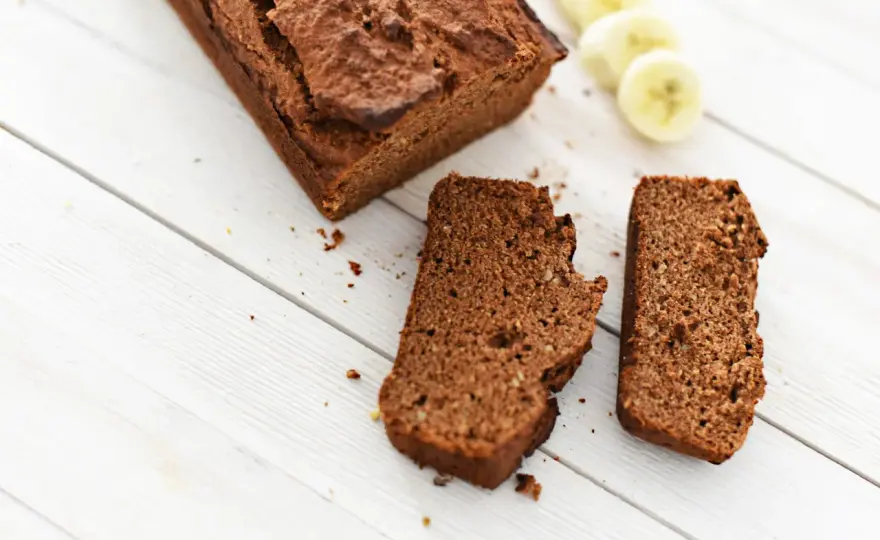 Chlebek bananowy z bloga Ania Gotuje - przepis na wilgotne ciasto