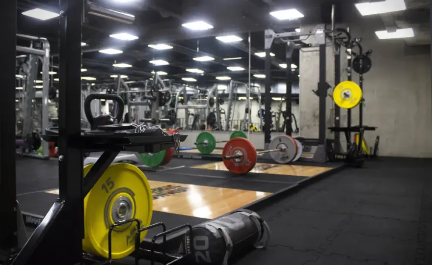 Gdzie znaleźć najlepsze siłownie CrossFit w Katowicach i ich oferty