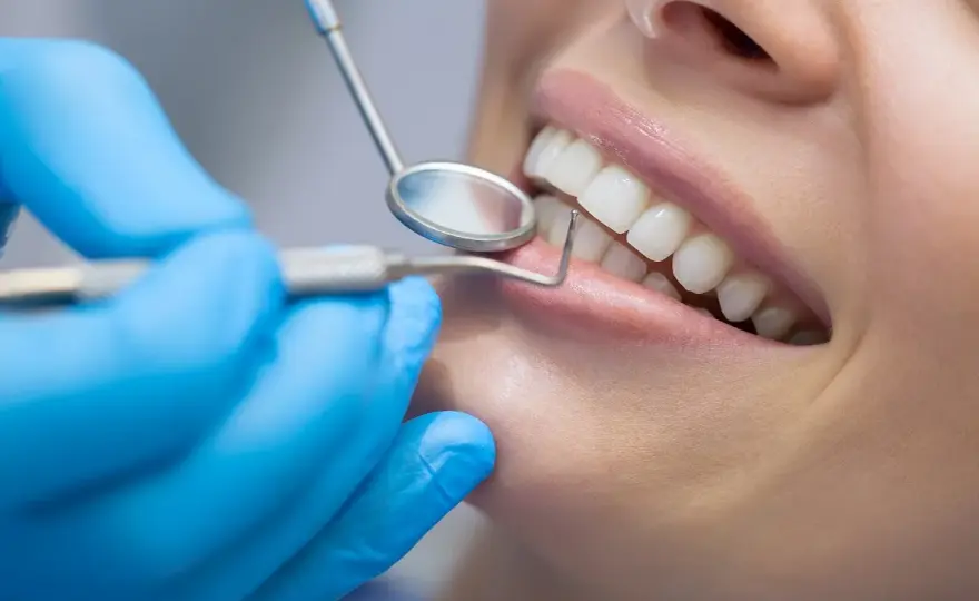Ile trwa wizyta u dentysty? Poznaj czas trwania różnych zabiegów