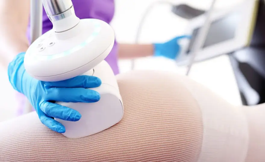 Endermologia rozciąga skórę? Ekspert wyjaśnia, jak ją ujędrnia!
