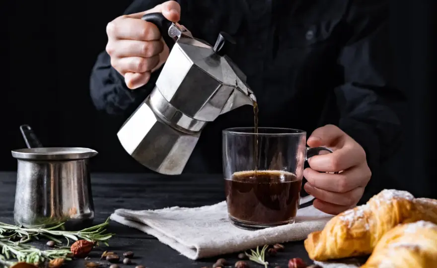 Cafetière italienne inox noircie - Le secret pour la faire briller