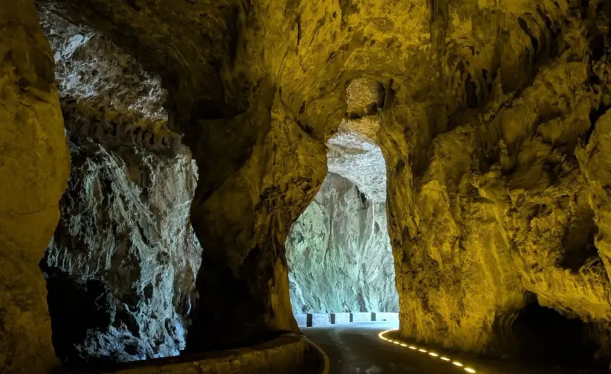 La Cuevona de Cueves - Guía completa para una visita única