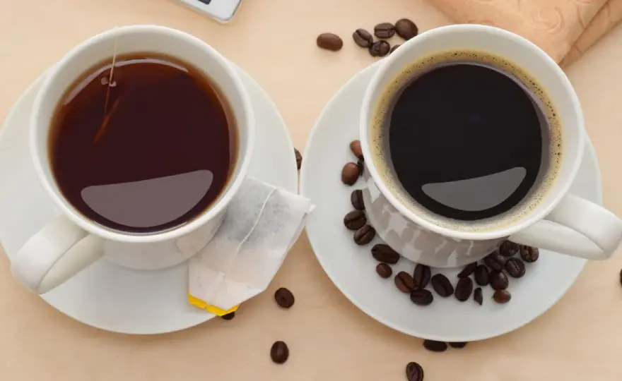 Kaffee und Tee zusammen trinken? Das sagt der Experte!